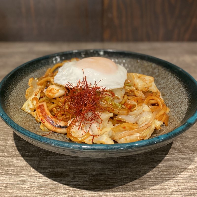 名物！赤焼そば(豚、イカ、玉子のせ)(鉄板焼 てんてん 津店)