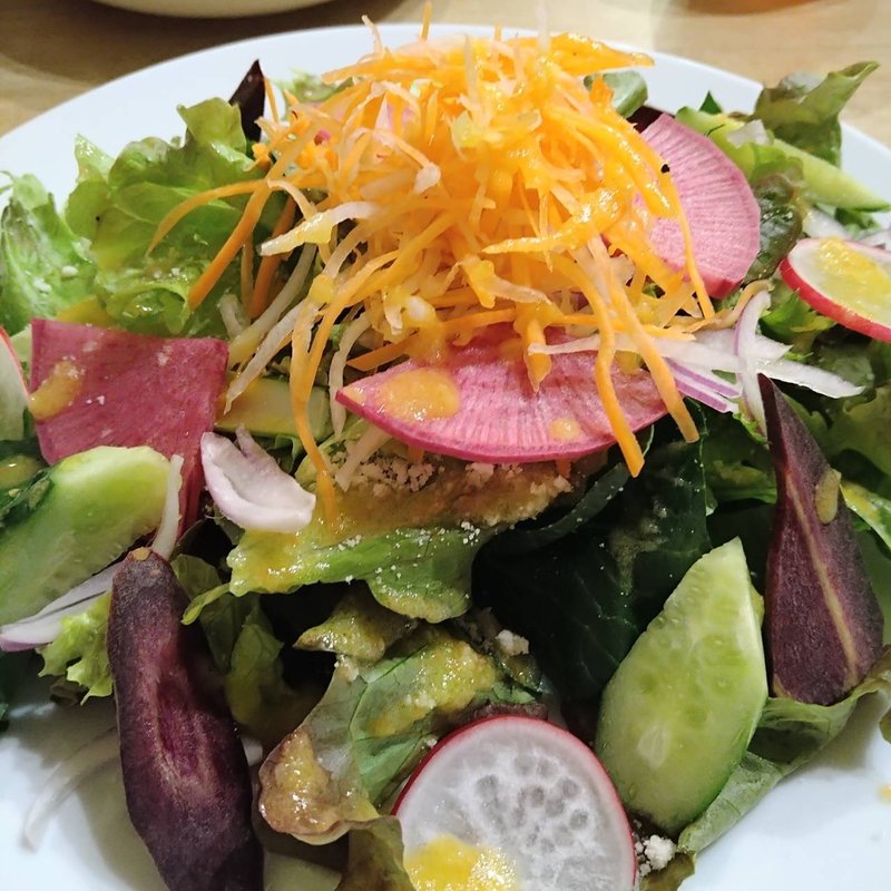 シェフの故郷 山梨県産野菜のサラダ(Osteria Chivo)