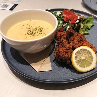 発酵チキンとクラムチャウダー(WIRED CAFE 武蔵小杉東急スクエア店)