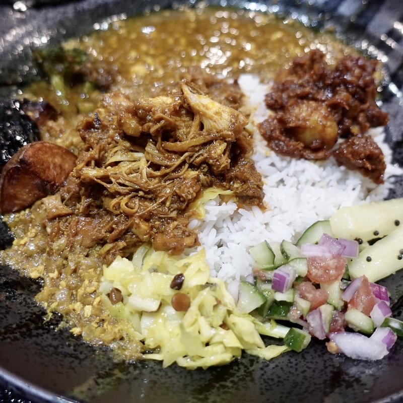 トリプル(出汁&無水チキン&マルチョウデビル)(JapaneseSpiceCurry WACCA（ワッカ）)