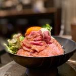 ローストビーフ丼(並盛り)(レッドロック 原宿店)