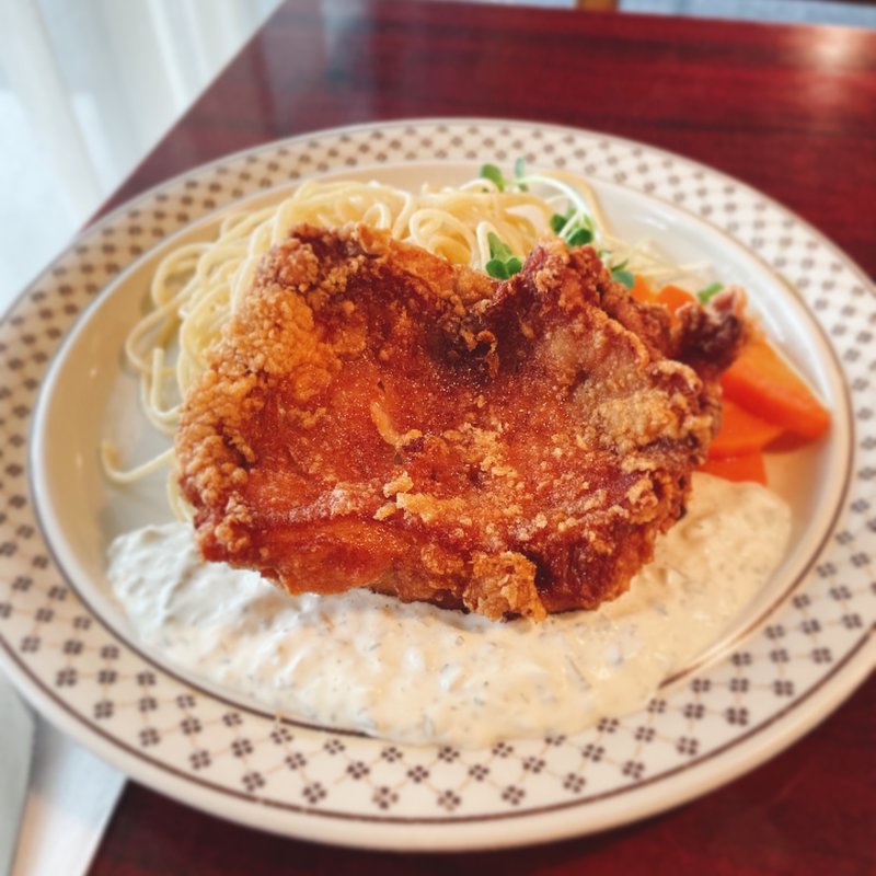 若鶏の唐揚げ タルタルソースがけ(青山V・ダック)