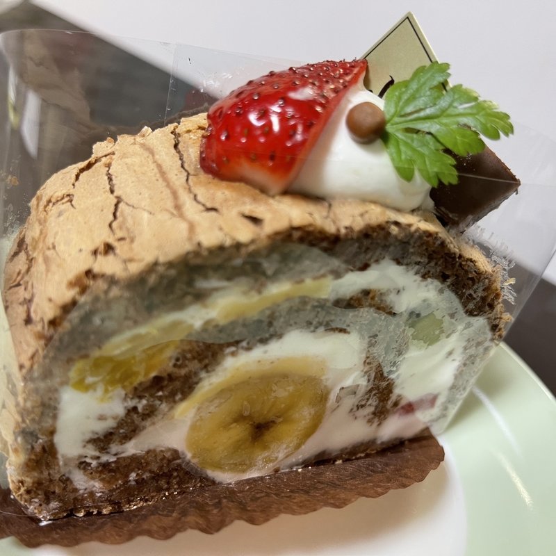 切り株ロール(シェ・アオタニ （石切西洋浪漫菓子　青谷）)