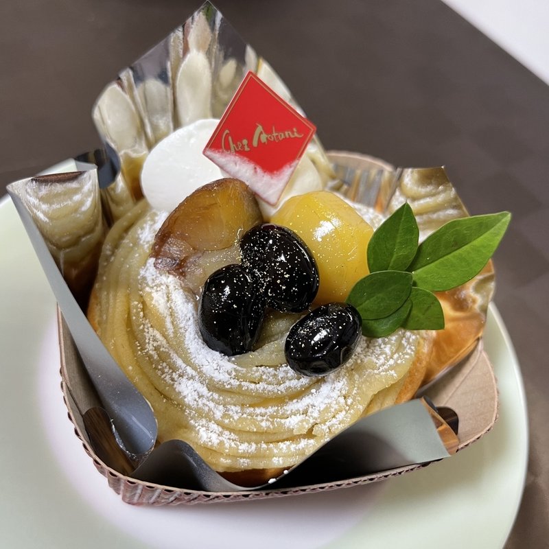 マロンロール(シェ・アオタニ （石切西洋浪漫菓子　青谷）)