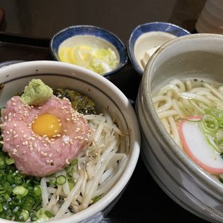 ネギトロユッケ丼と讃岐うどんセット(塩梅 王子店)
