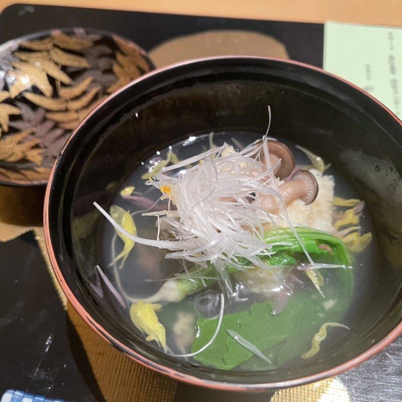 かに真丈の菊花椀(伊豆の旬 やんも 丸の内店 （いずのしゅん やんも）)