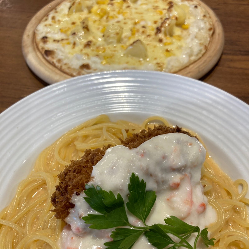 紅ずわい蟹のクリームソース クロケッタのせ(オリーブの丘 多摩ニュータウン店 )