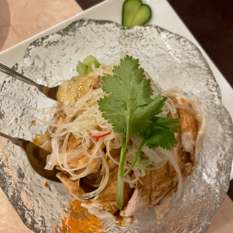 蒸し鶏の冷菜白葱添え(景徳鎮 本店)