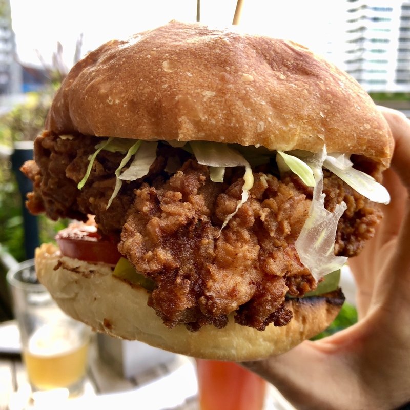 クリスピーバターミルクフライドチキンサンド デーヴィッドスペシャルソース(T.Y.HARBOR)