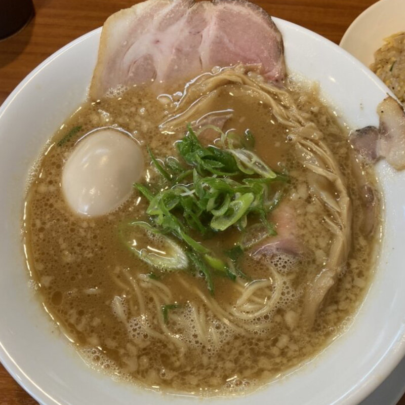 白湯醤油(らーめん 四恩)