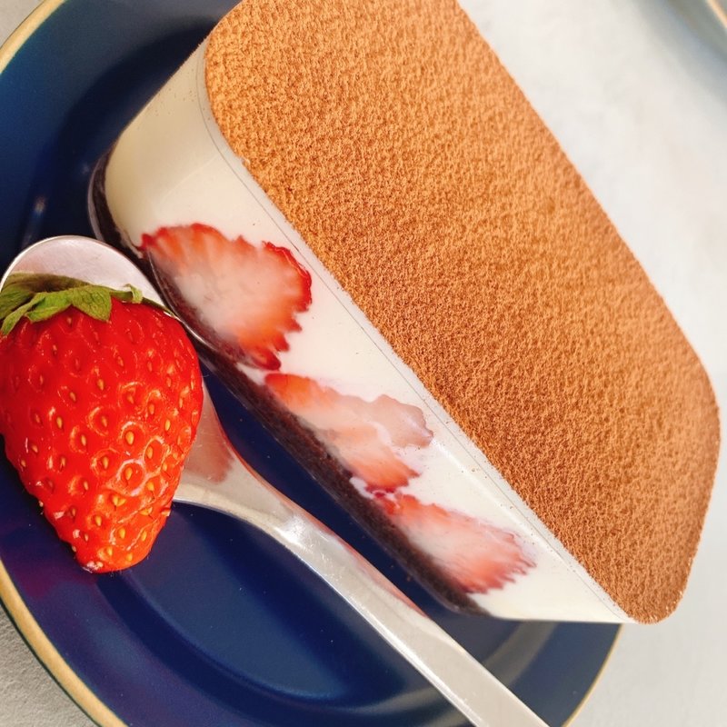 イチゴティラミス(Cafe no.888(カフェナンバーエイト))
