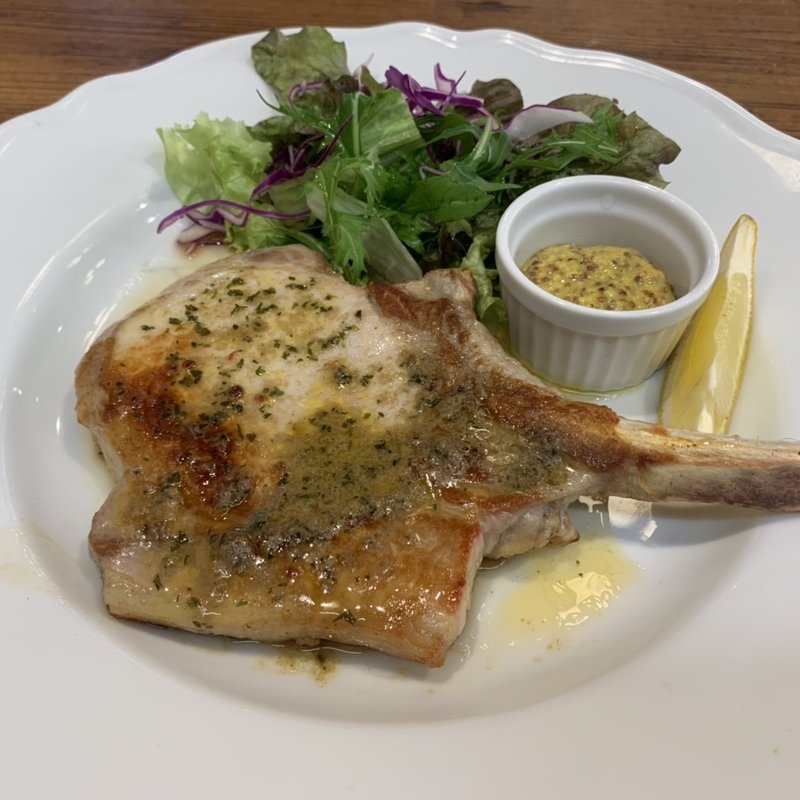 骨付きポークチョップ(オリーブの丘 東上尾店)