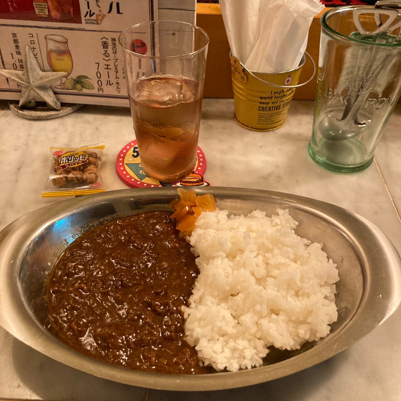 牛すじカレー(ダイナーファイブガロン 新宿ゴールデン街2号店)