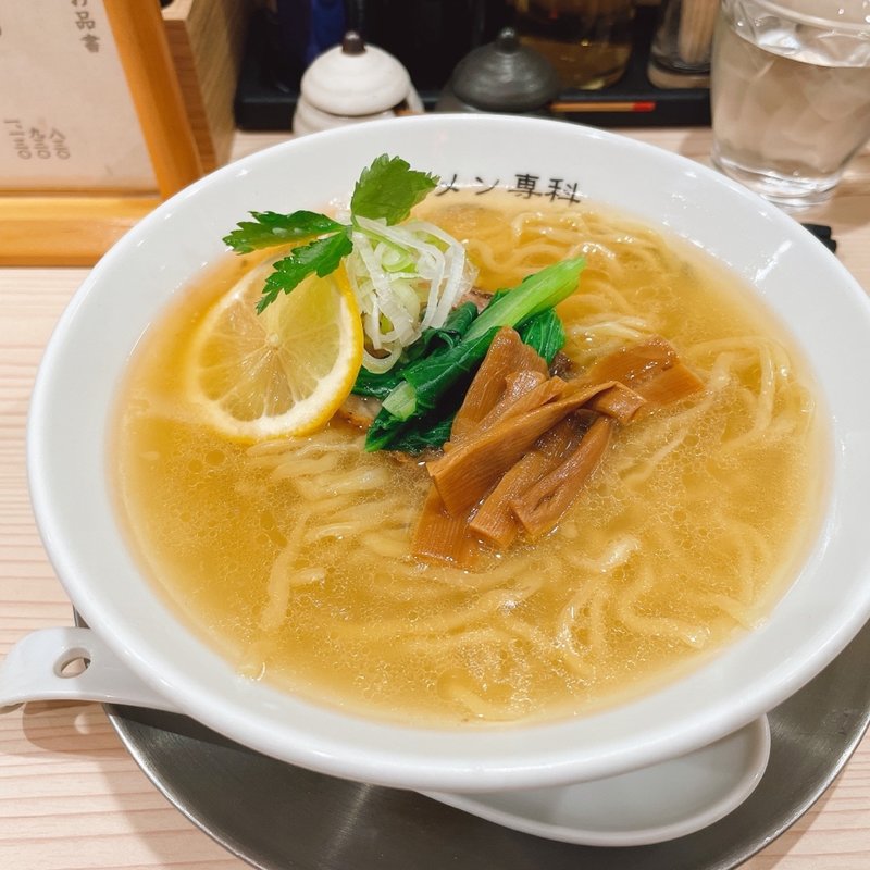 ヤシオマスとキングサーモンの塩ラーメン(ラーメン専科 竹末食堂)
