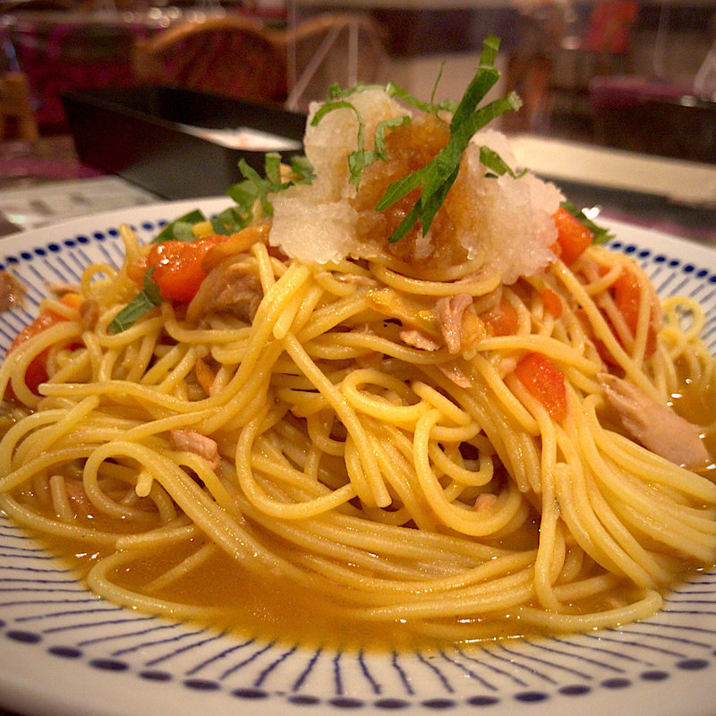 スパゲッティ・ツナとトマトの和風味(チロル )