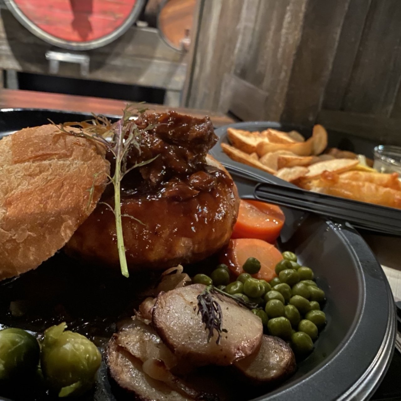 ビーフシチュー黒ビール煮込み(三本の箒 （THREE BROOMSTICKS）)の