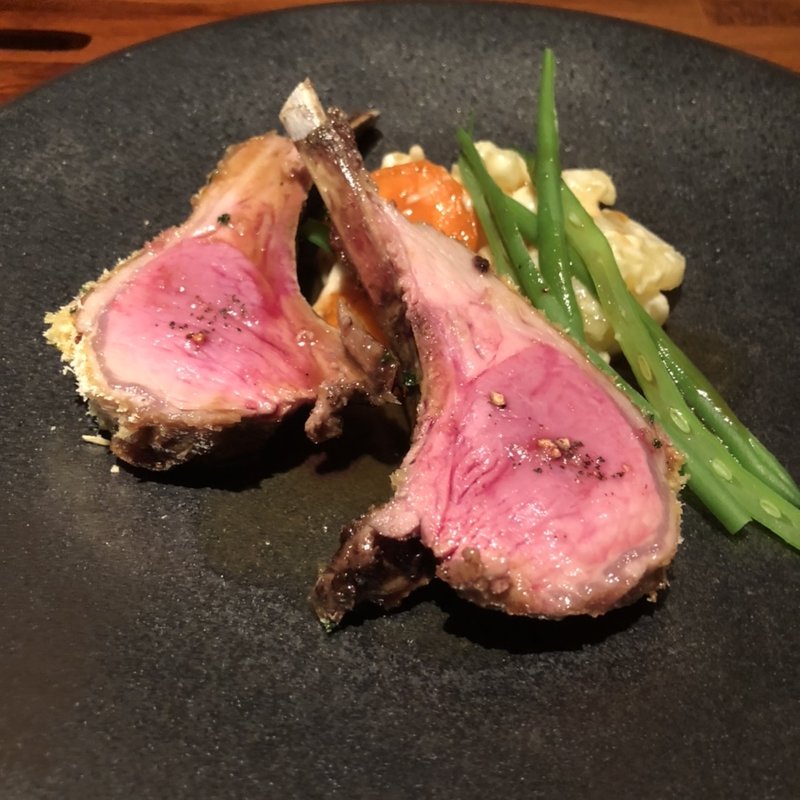 仔羊背肉のロティ 香草パン粉風味(オレンジ)