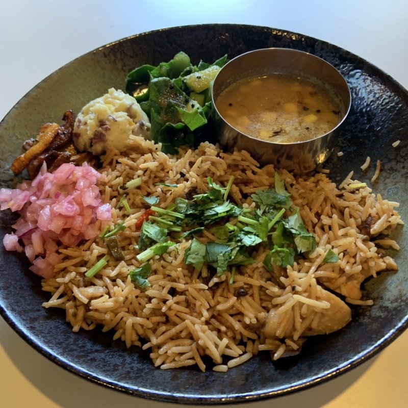チキンプラオのプレート(日曜喫茶)