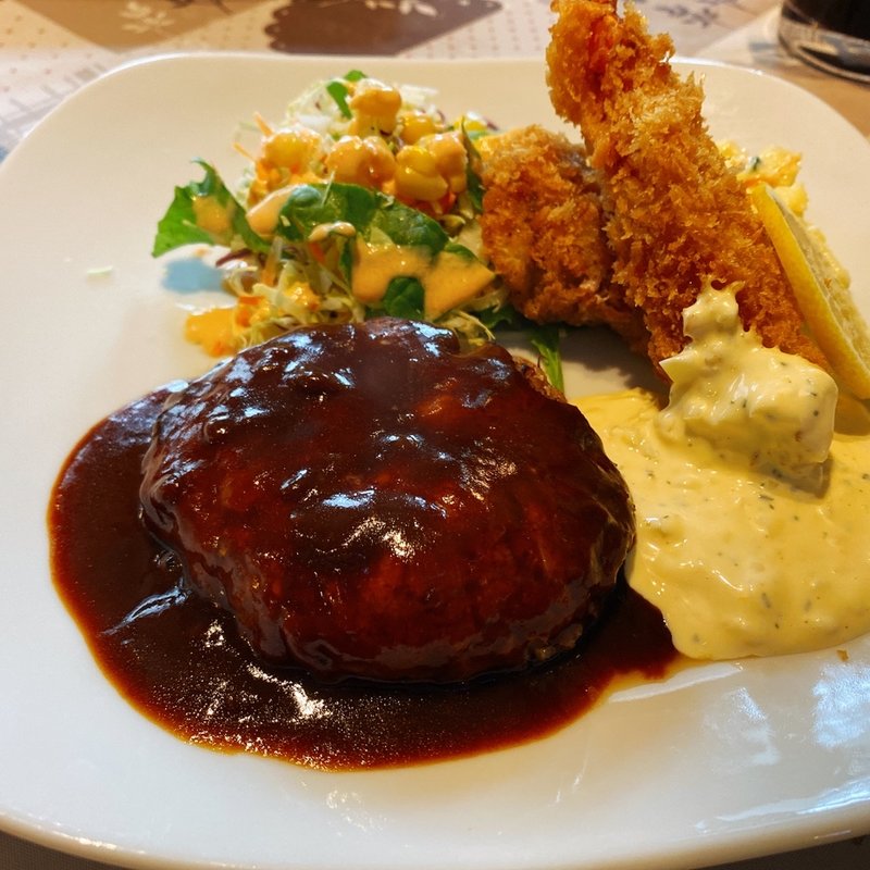 ハンバーグランチ(おにおんとまと )