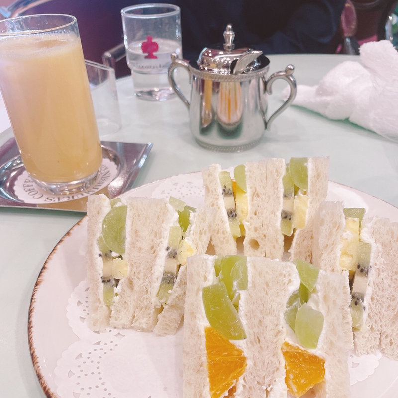 フルーツサンドセット(神戸にしむら珈琲店 梅田店)