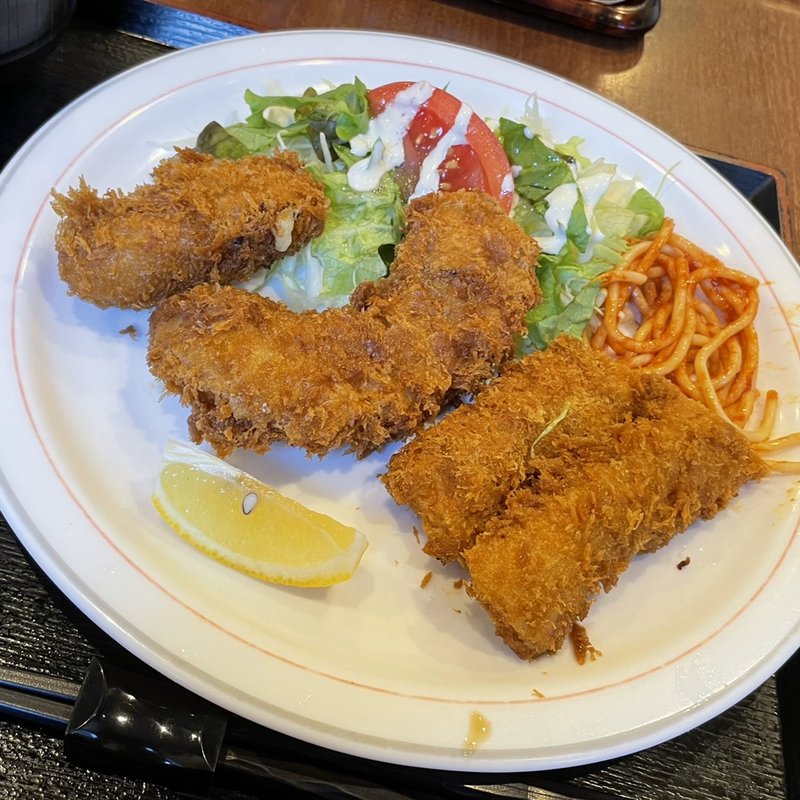 ミックスフライ（白身魚・イカ・カニクリーム）(三好弥)