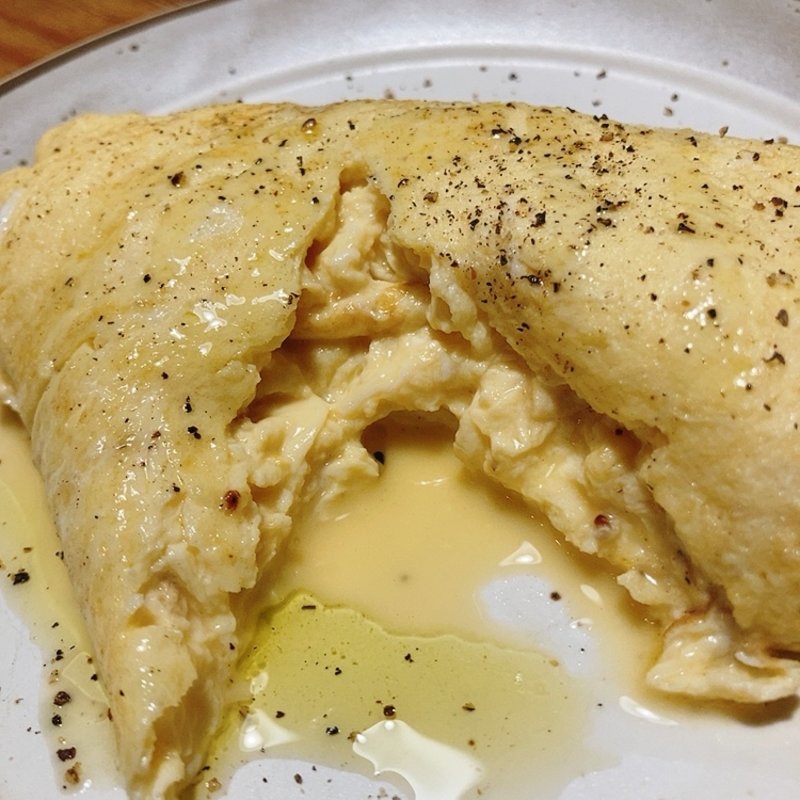 チーズ入りオムレツ(Bistro Ruelle)