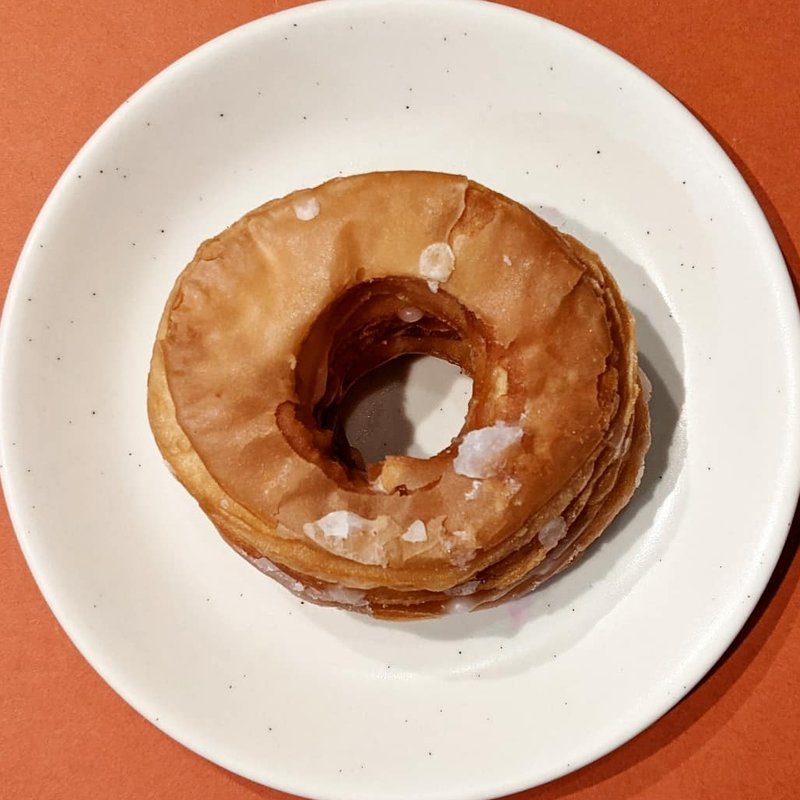 クロワッサンドーナツグレーズ(ジャックインザドーナッツ ヨドバシAkiba店)