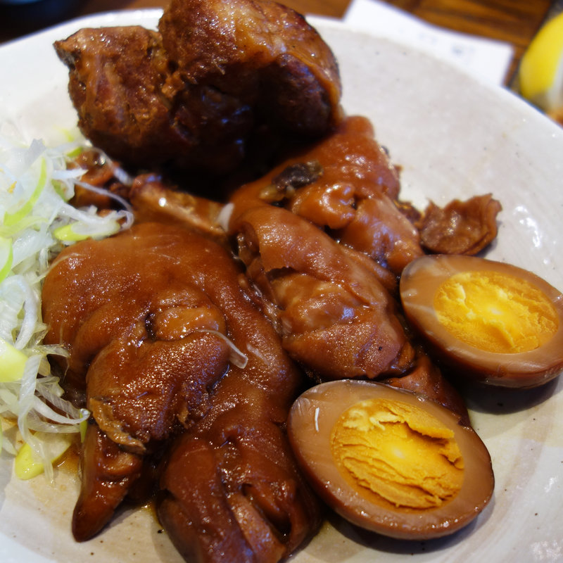 ロースと豚足の煮豚定食(天神食堂 ハルキッチン)