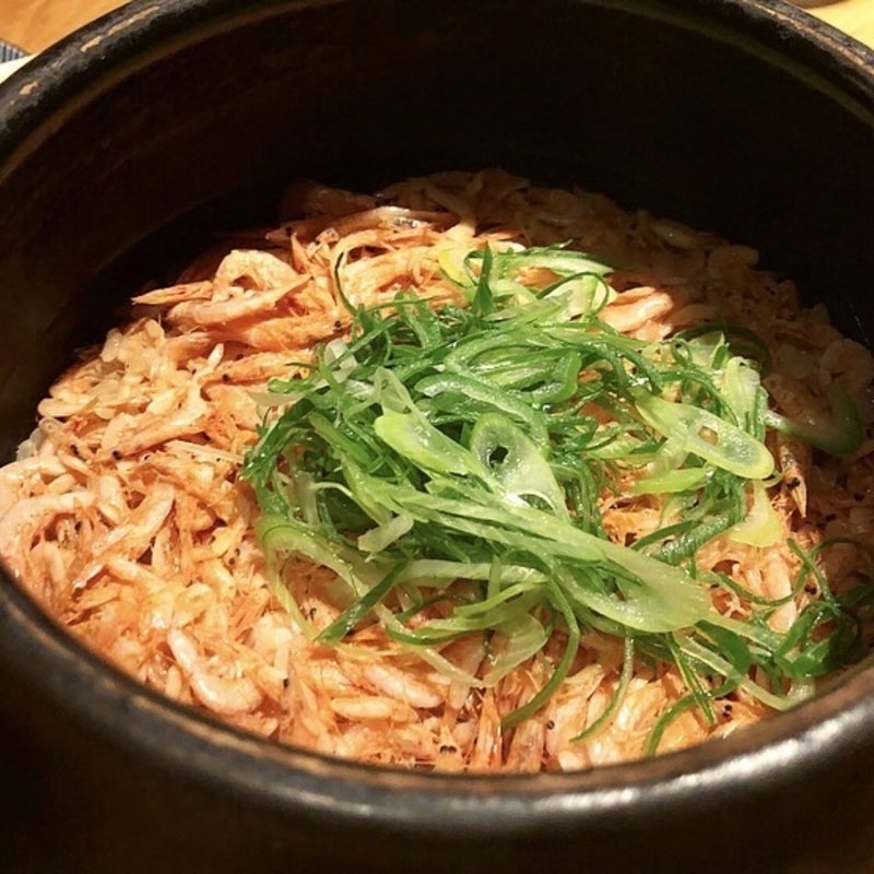 生桜エビと九条葱の炊き込みご飯(酒場トやさいイソスタンド)
