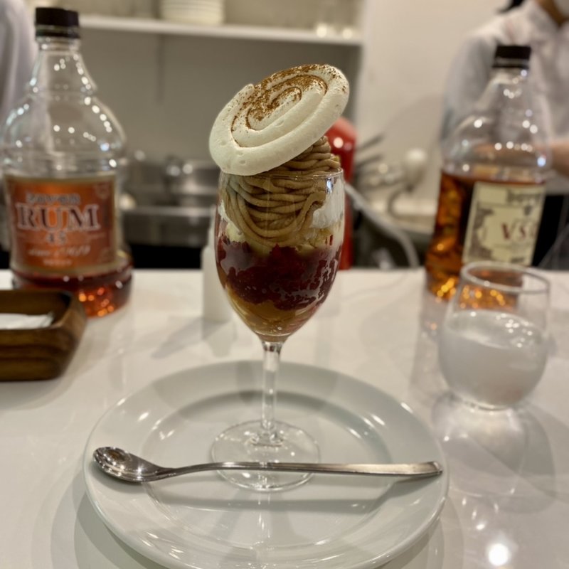 モンブランカシスのパフェ(アトリエコータ 飯田橋店 （ATELIER KOHTA）)