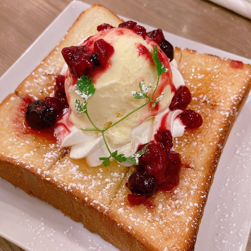 ハニートースト ベリーベリー(ドリア＆グラタンなつめ)