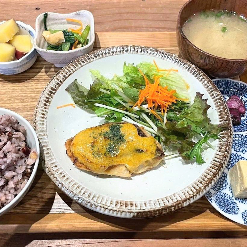 アジのカレーマヨネーズ焼き定食(四歩)