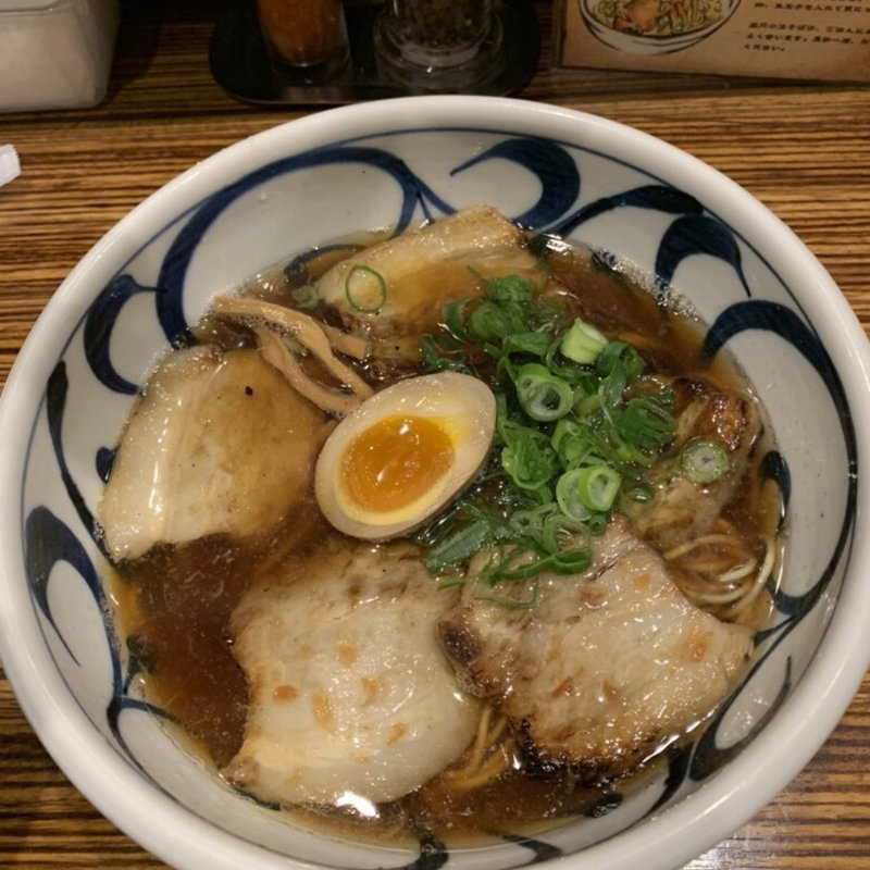 炙りちゃーしゅーめん(麺鮮醤油房　周月)
