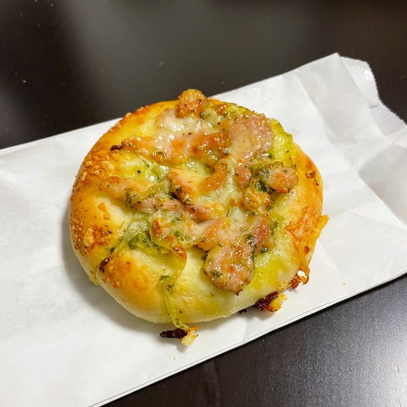 バジルチキンフォカッチャ(ラパンラパン)