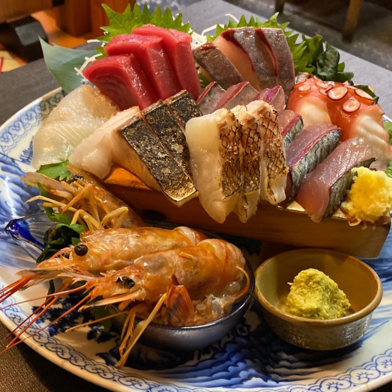 お刺身盛り合わせ(3人前)(とも家)