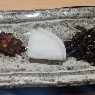 肉味噌、大根ぬか漬け、昆布佃煮(おみ乃　神谷町)