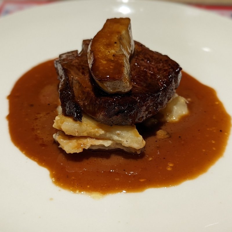 牛フィレのステーキフォアグラのせ(トキオプラージュ・ルナティック  （Lunatique TokioPlage）)