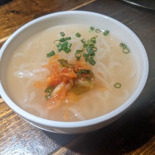 〆の特製冷麺(焼肉×バル マルウシミート 新橋店)