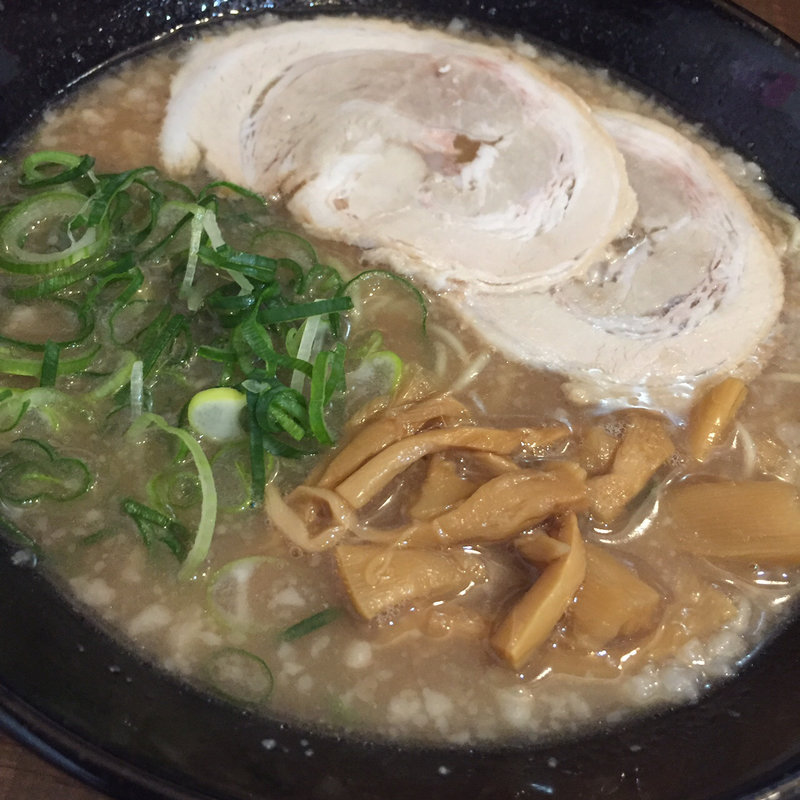 こってり豚骨ラーメン(ラーメン龍 )