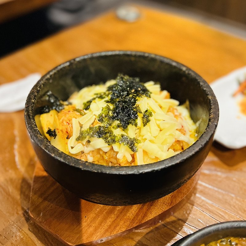 石焼チーズキムチチャーハン(でりかおんどる 1号店(本店))