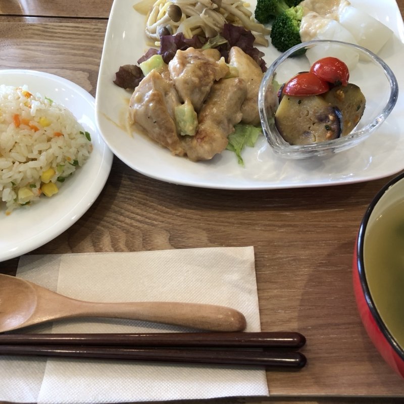 定食（森林鶏もも肉のクリーム煮）(こはるびカフェ)