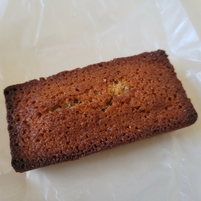 石臼挽きふすまのフィナンシェ(ブレッドイットビー)