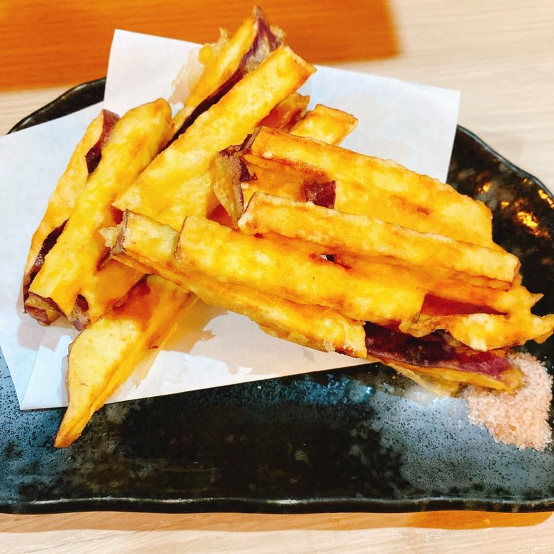 がね　(さつまいものかき揚げ)(うまいサケうまいアテ サツマヤ)