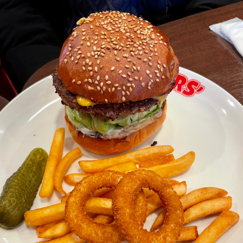 レッドホットチリチーズバーガー(ブラザーズ 人形町本店 （BROZERS'）)