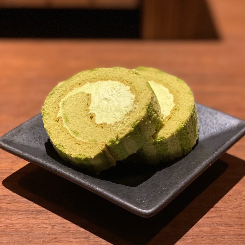 お抹茶のロールケーキ(純系名古屋コーチン 鶏や なか山 名古屋駅店)