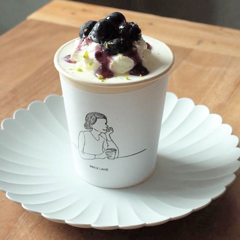 ブルーベリーのレアチーズケーキ(BRICK LANE )