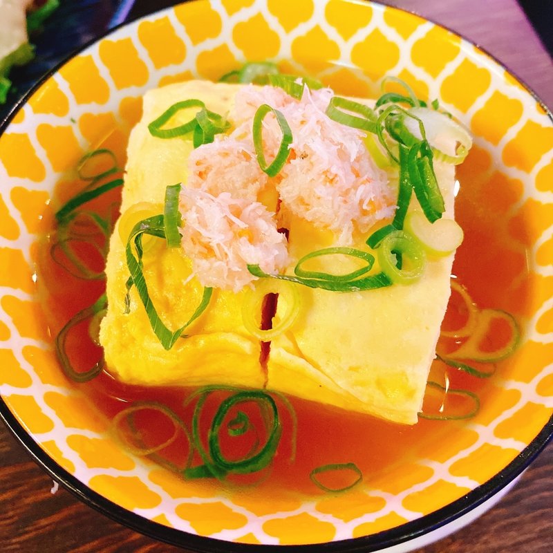 だし巻き卵カニ身のせ(ネオ大衆酒場 ひばりちゃん 大阪布施店)