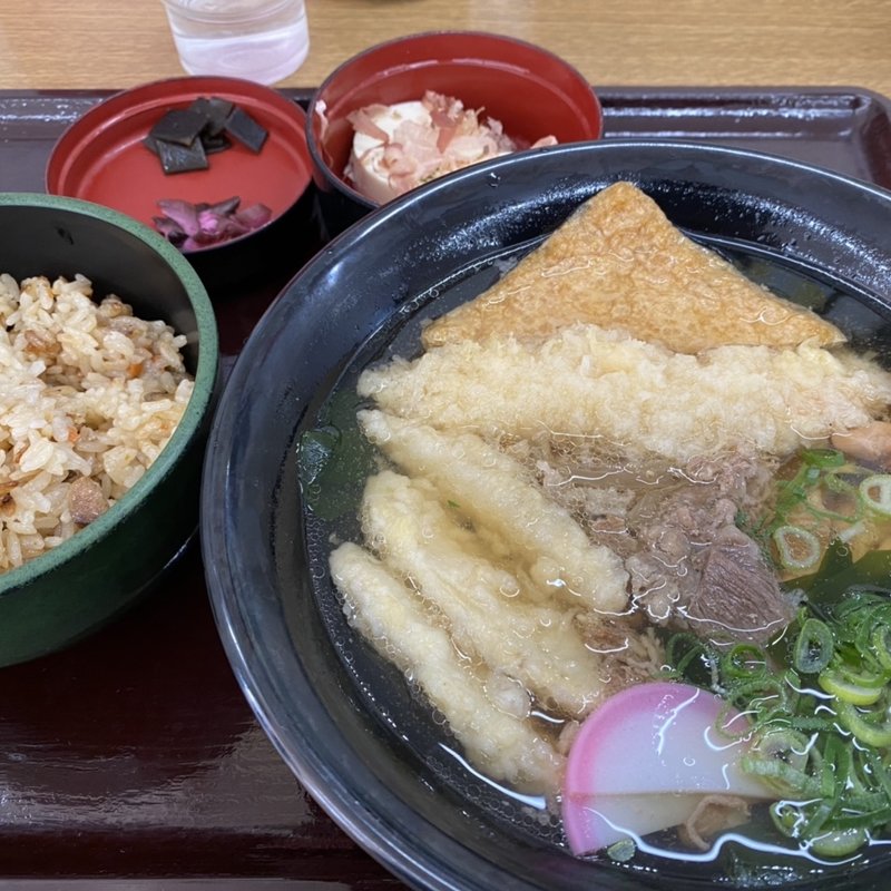かしわ飯と年越しそば(麺勝 町川原古賀店)