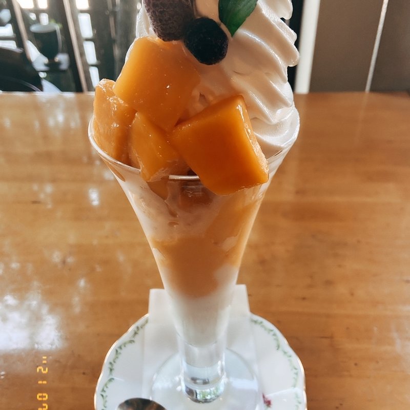 マンゴーパフェ(グランロック )