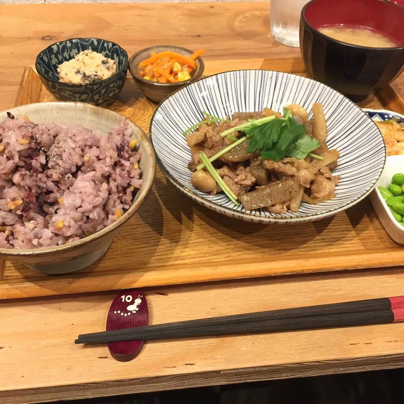 牛肉とごぼうの甘辛炒め(四歩)